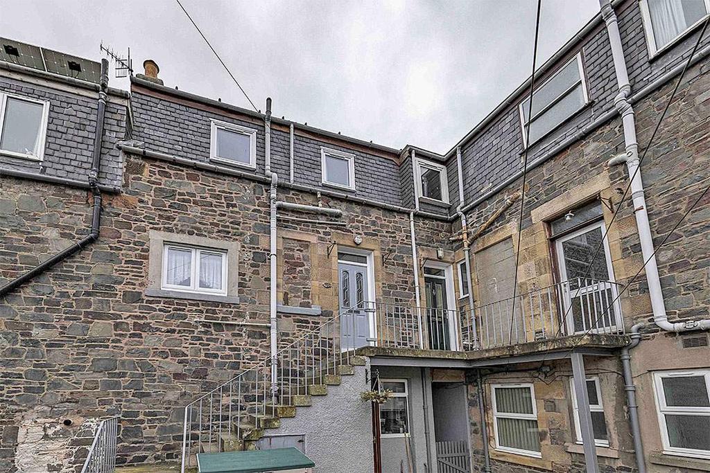 100 Scott Street, Galashiels TD1 1DX 3 bed flat £90,000