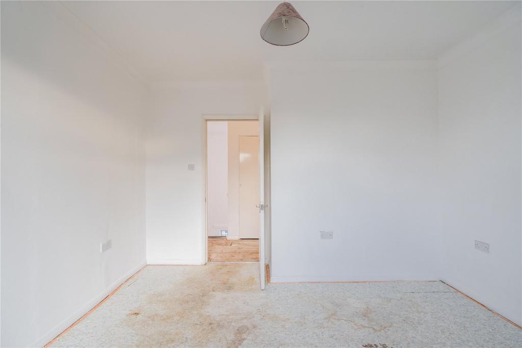 Bedroom 1 (2)