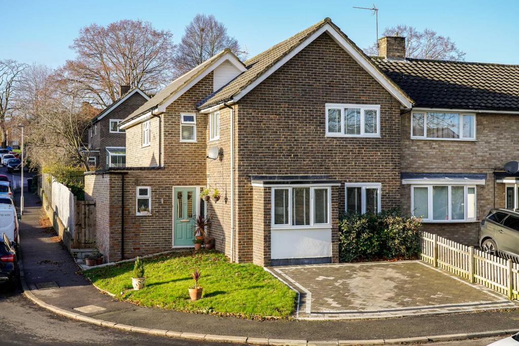 Pescot Hill, Gadebridge 4 bed house for sale £475,000