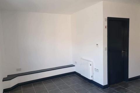 1 bedroom property to rent, High Street, Holbeach