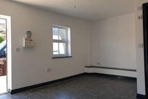 1 bedroom property to rent, High Street, Holbeach