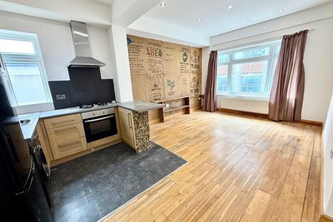 1 bedroom flat to rent, Mayes Road, Wood Green