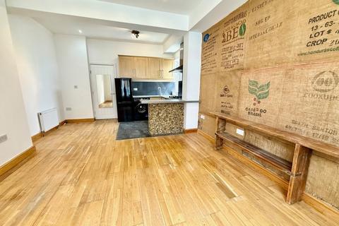 1 bedroom flat to rent, Mayes Road, Wood Green