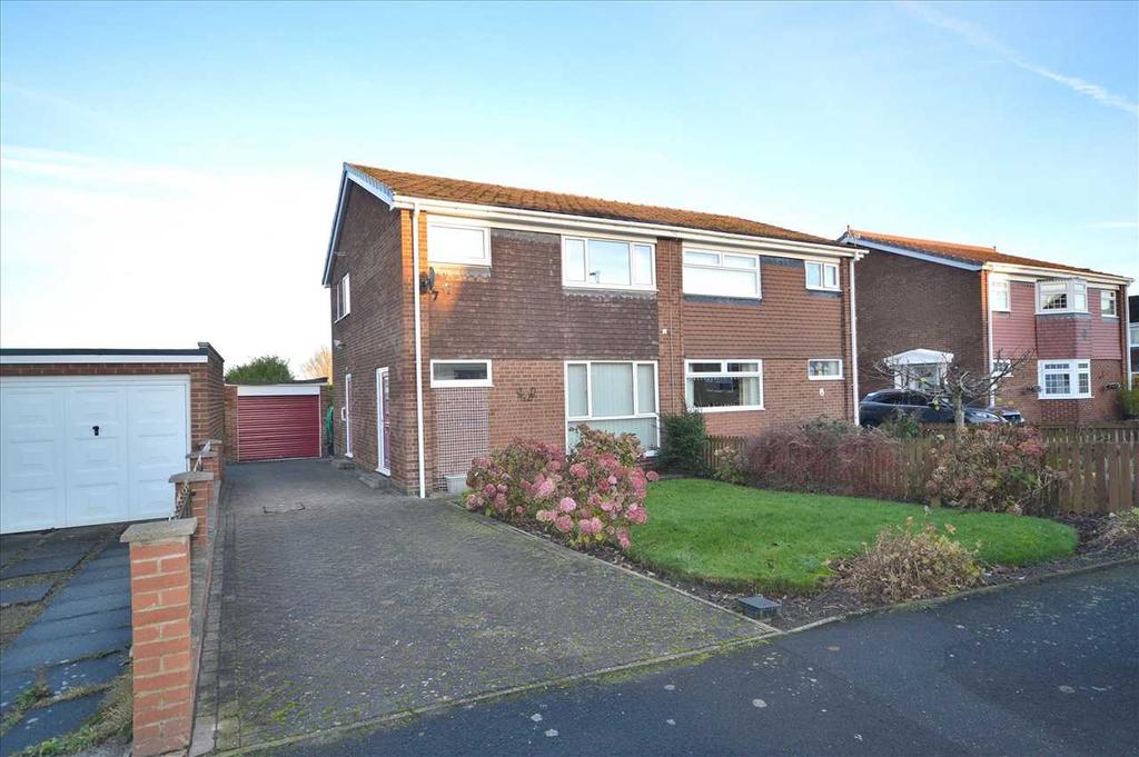 Manor Drive, Catchgate, Stanley 3 bed semidetached house £127,500