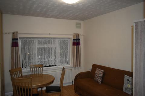 2 bedroom flat to rent, Northolt Road South Harrow, HA2