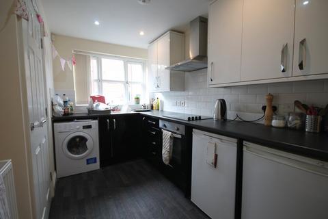 4 bedroom terraced house to rent - Blue Fox Close, West End, Leicester, LE3