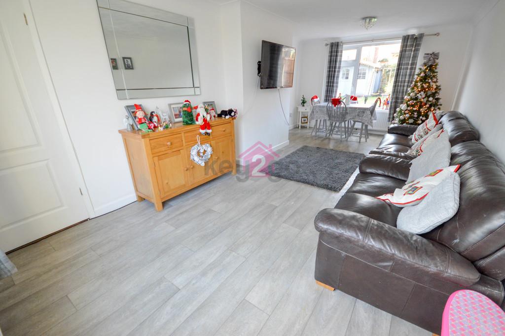 Darcy Road, Eckington, Sheffield, S21 3 bed semidetached house £150,000