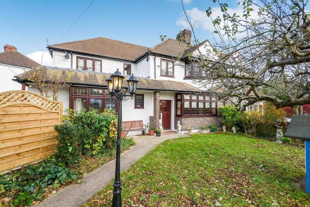 Wood Road, Eltham Heights SE9 5 bed semidetached house £925,000