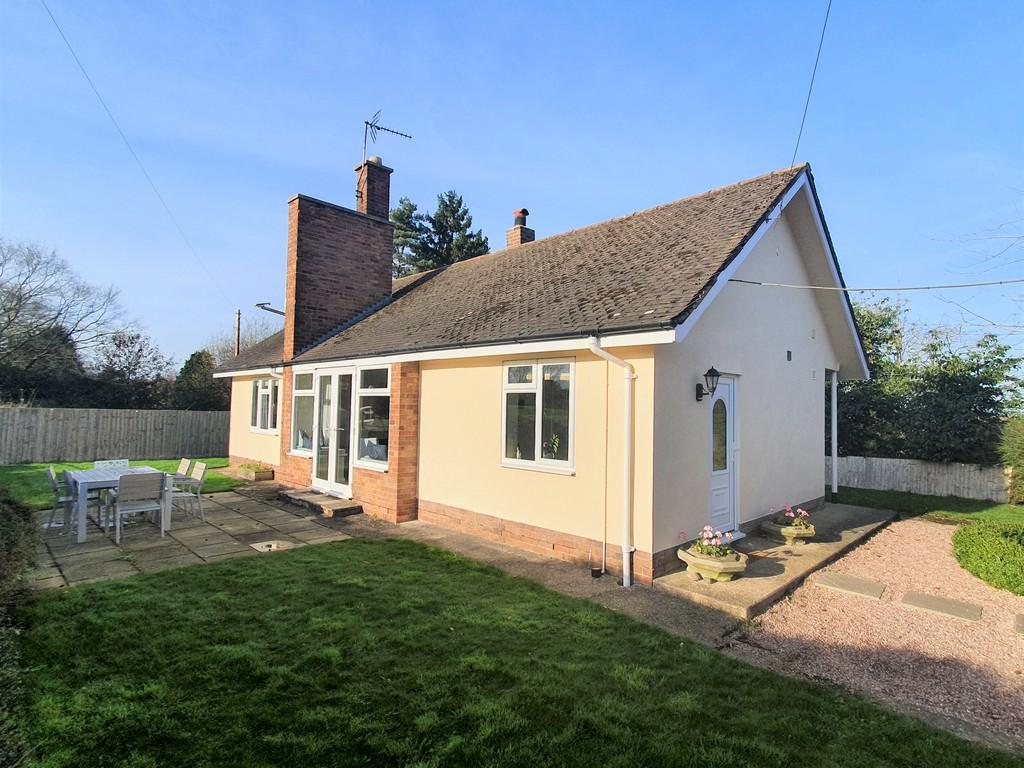 Marbury, Whitchurch 3 bed detached bungalow £1,200 pcm (£277 pw)