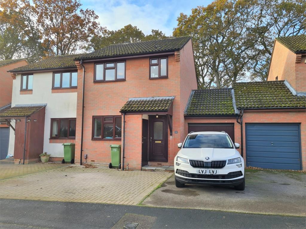 Ascot Close, Titchfield Common 3 bed semidetached house £330,000