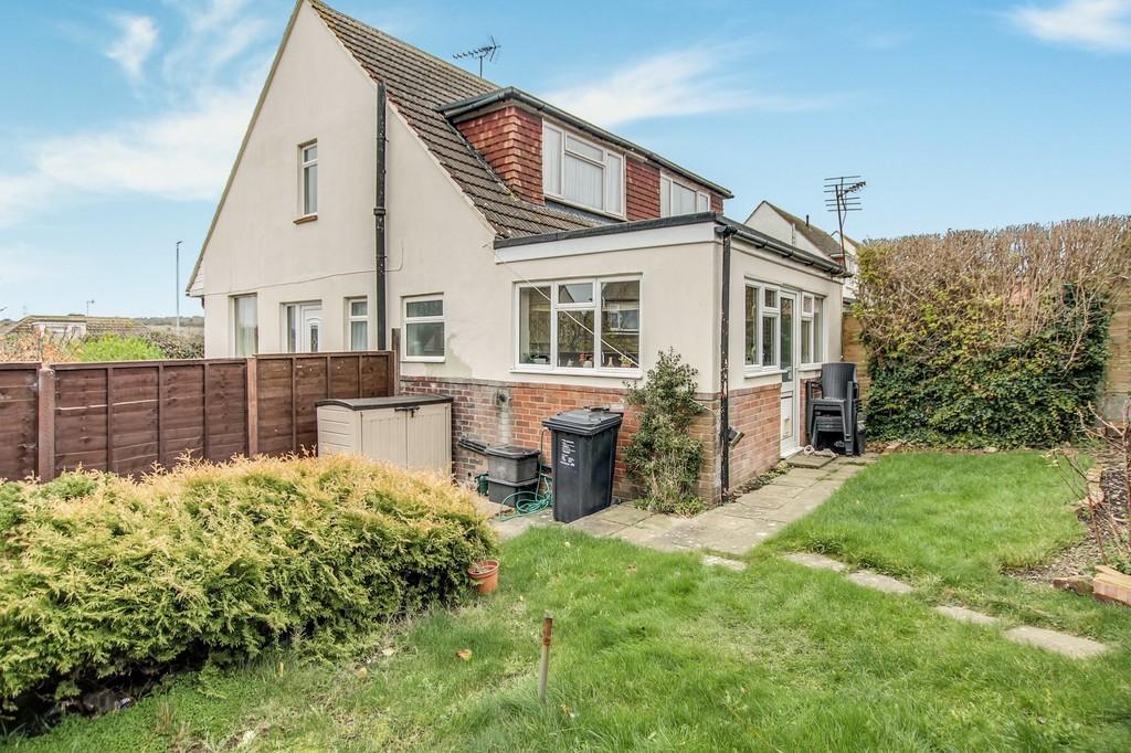Graham Crescent, Portslade 2 bed semidetached house £325,000