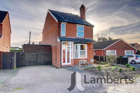 9 Holt Gardens, Studley, B80 7NU