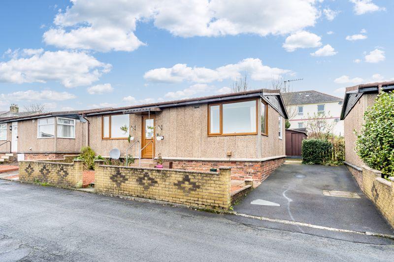 14 Vicarland, Maybole KA19 7HU 2 bed detached bungalow £49,000
