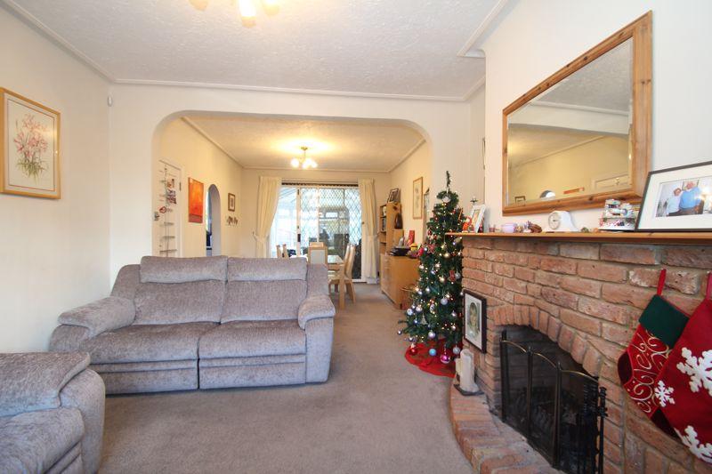 Henley Crescent, WestcliffOnSea 3 bed semidetached house £450,000