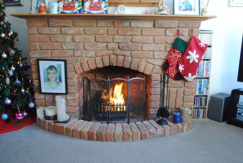 Henley Crescent, WestcliffOnSea 3 bed semidetached house £450,000