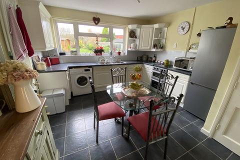 28 Forge Lane, Little Aston, Sutton Coldfield, B74 3BE