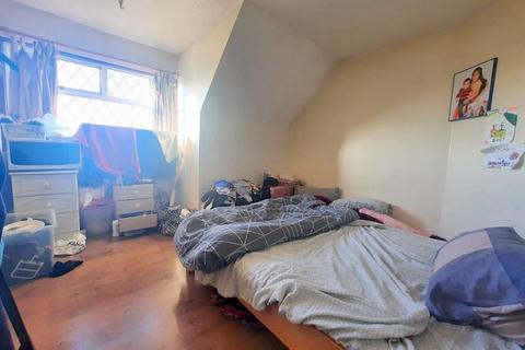 348 Bedfont Lane, Feltham, TW14 9SA
