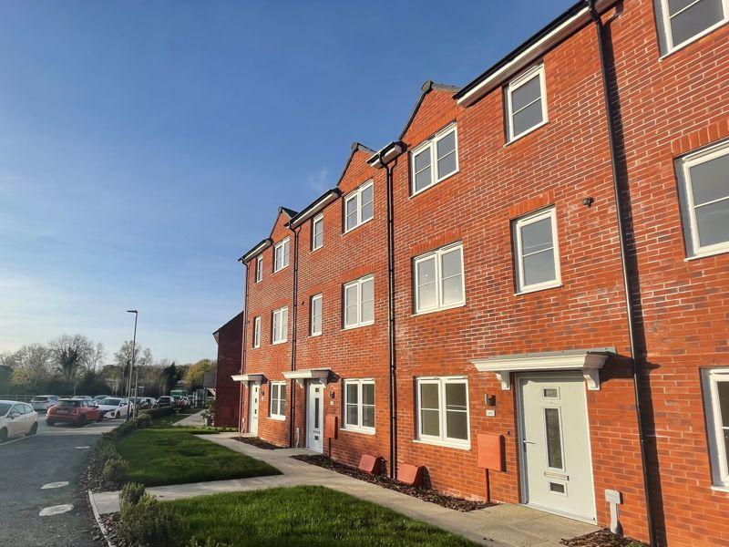 3 Bedroom Townhouse SHARED OWNERSHIP Great Oldbury, Stonehouse, GL10