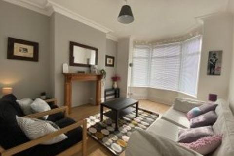4 bedroom terraced house to rent - 33 Pinner Road