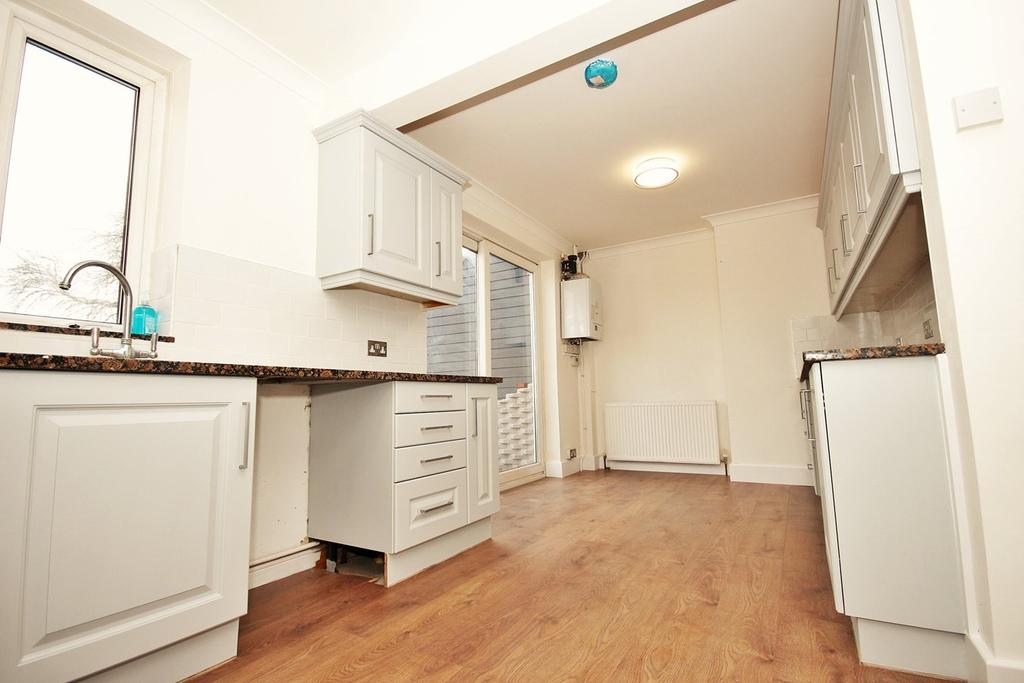 Skitts Hill, Braintree, CM7 3 bed terraced house £300,000