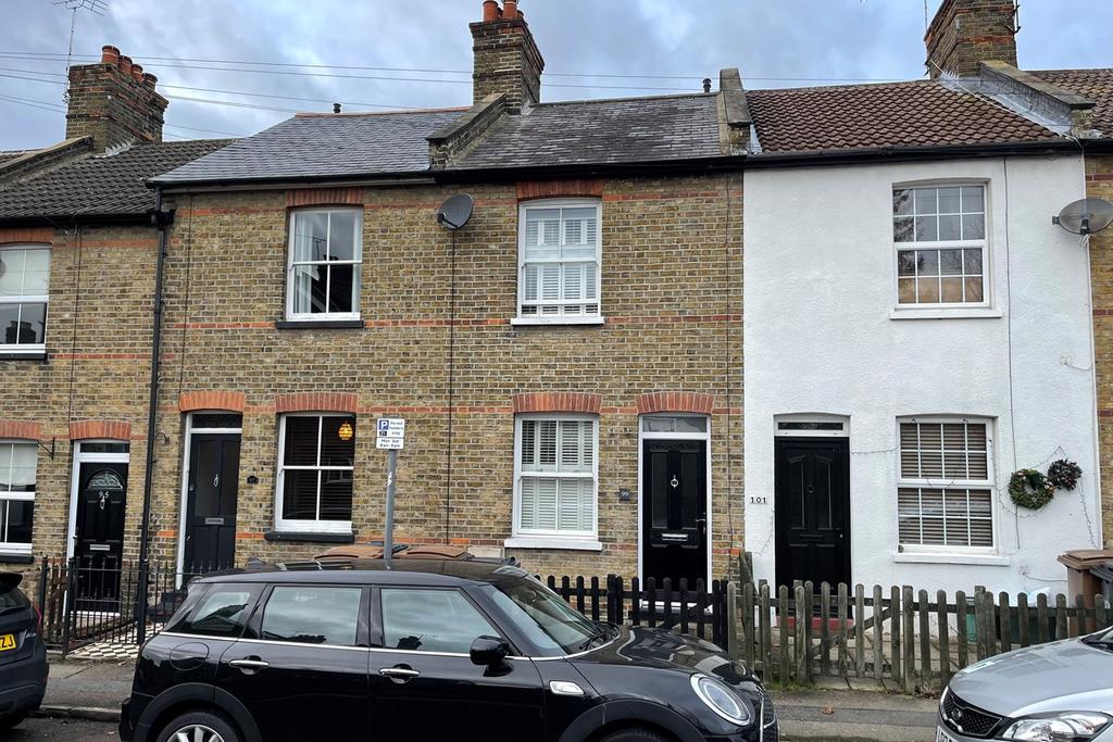 South Primrose Hill, Chelmsford, CM1 2 bed terraced house £350,000