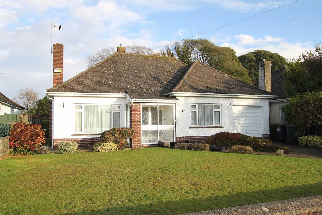 Forest Way, Highcliffe, Christchurch 2 bed detached bungalow £550,000