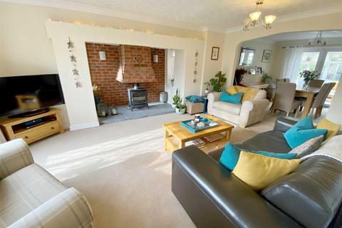 6 Augustine Close, Stone, ST15 8XX