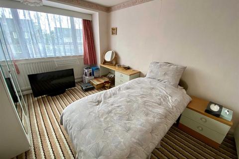 8 Birch Grove, Forsbrook, Stoke-on-trent, ST11 9PT