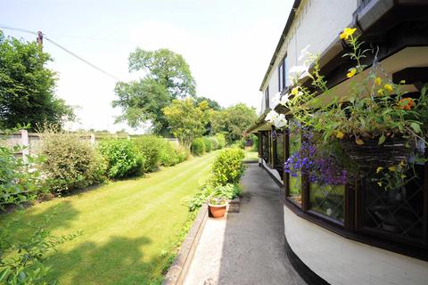 Shaw Lodge Farm Stone Road, Fradswell, Stafford, ST18 0HA