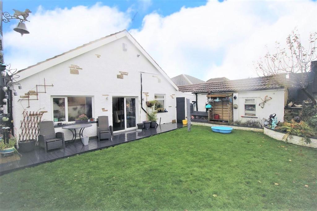 Radfield Drive, Bradford 3 bed detached house £275,000