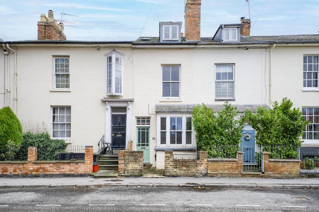 Hampton Street, Warwick 3 bed terraced house £275,000