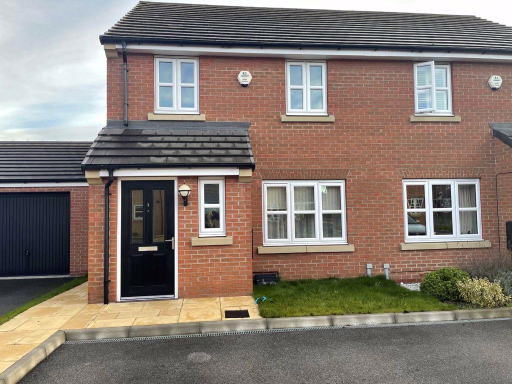 Overend Avenue, Pocklington 3 bed semidetached house £850 pcm (£196 pw)