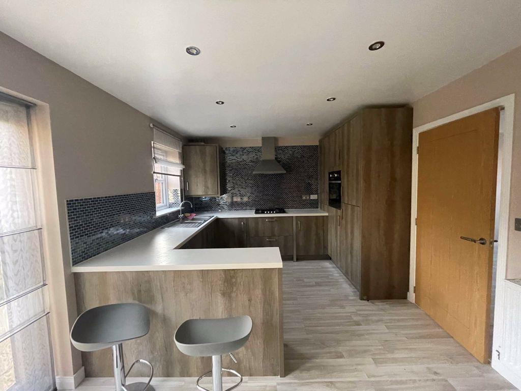 Overend Avenue, Pocklington 3 bed semidetached house £850 pcm (£196 pw)