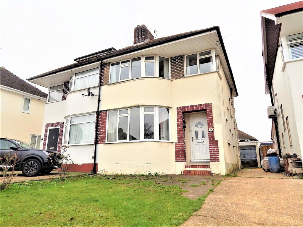 Greenway, Chatham 3 bed semidetached house £275,000