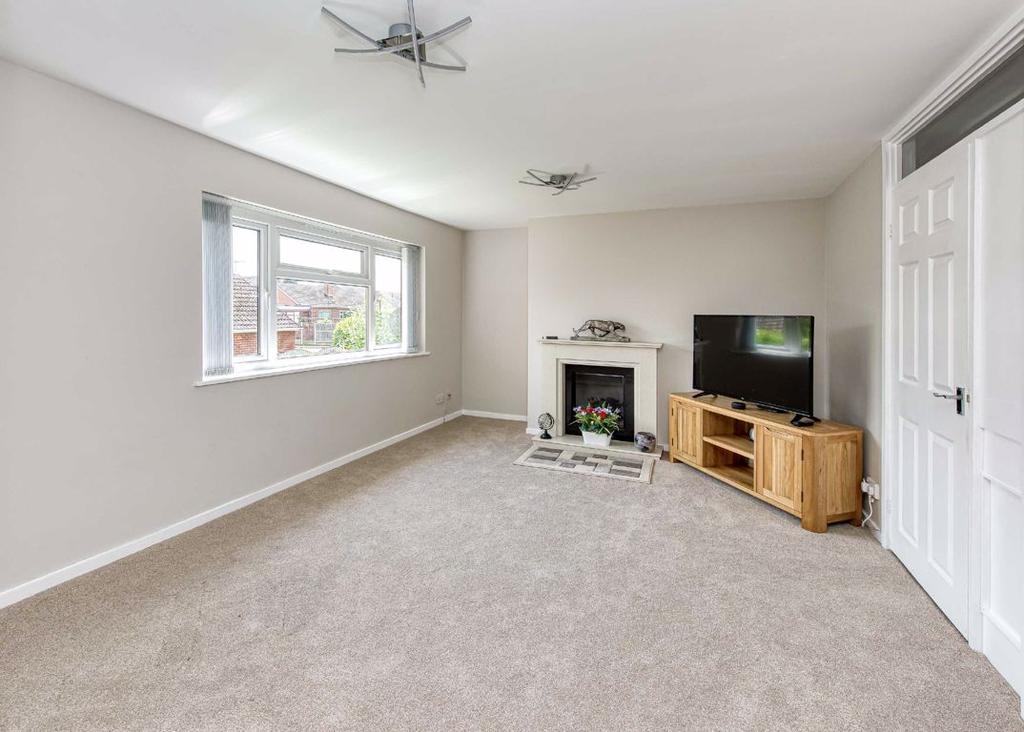 29, Dean Road, Wombourne, Wolverhampton, WV5 3 bed apartment £735 pcm