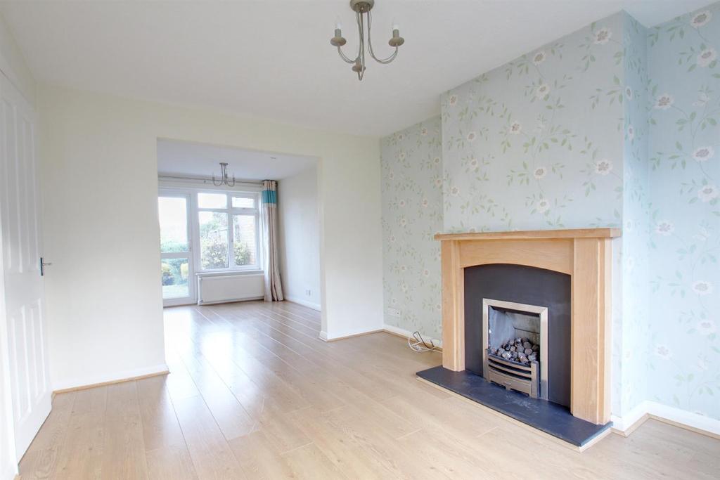 Living Room 2.jpg