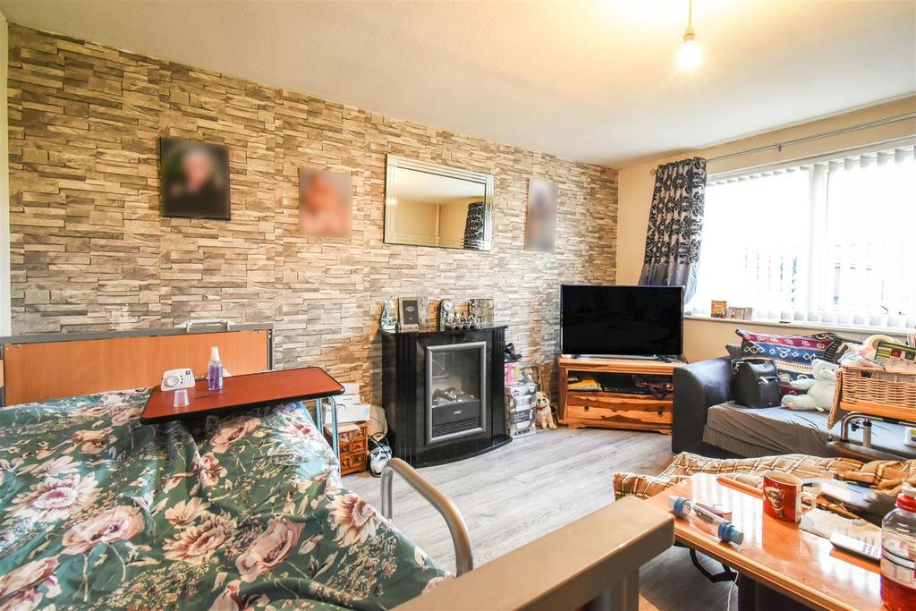 Windermere Close, Blackburn 3 bed end of terrace house £100,000