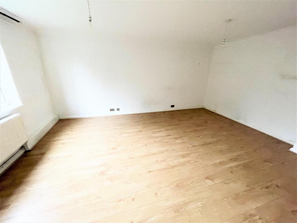 LIVING ROOM.jpg