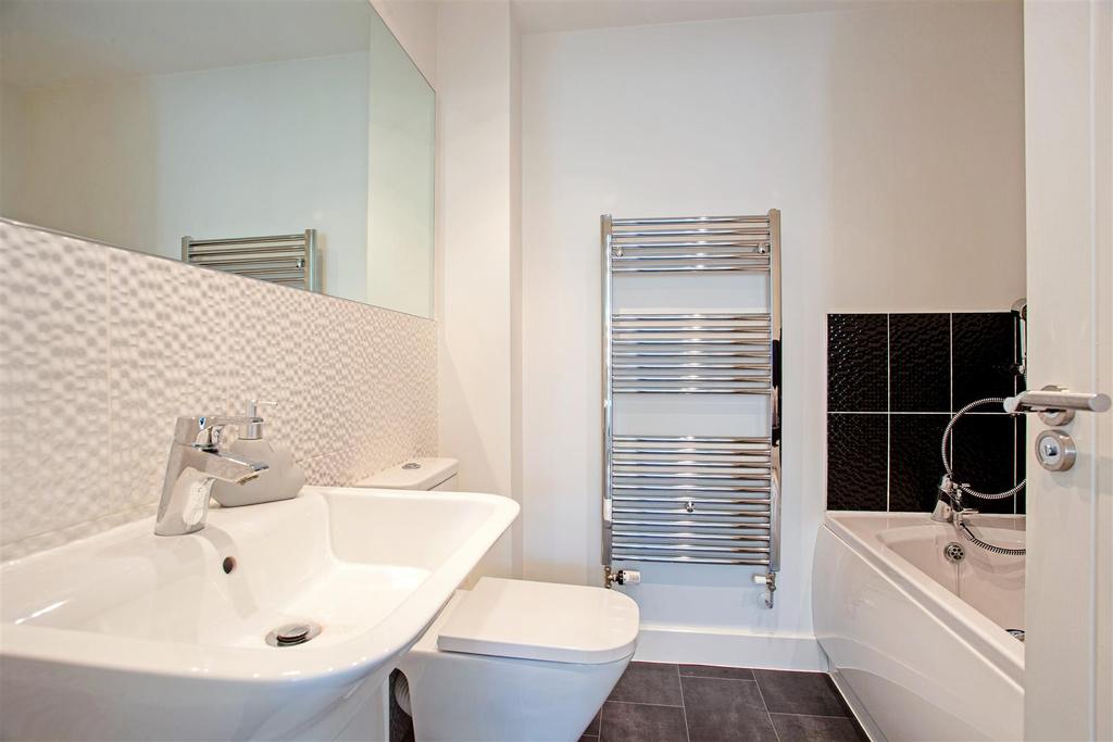 8 Fantasia Drive 290258 (15).jpg