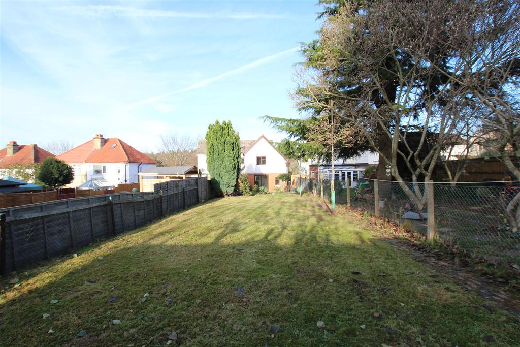 Fair Oak Road, Eastleigh 3 bed semidetached house £315,000