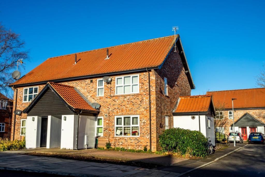 Station Avenue, New Earswick, York 1 bed apartment £70,000