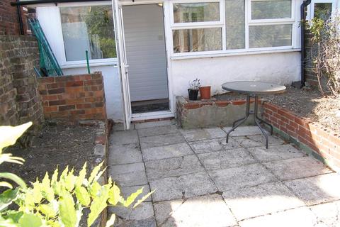 5 bedroom house share to rent - Bath Road, Portsmouth, Southsea