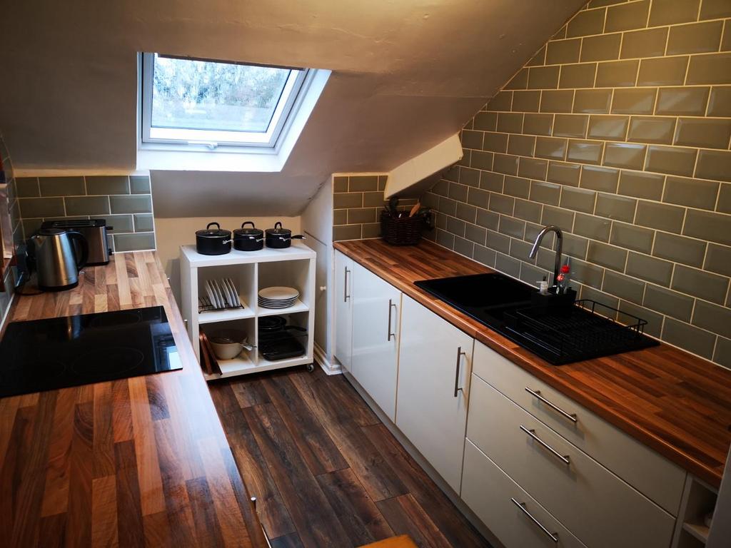 Clive Place, Penarth 1 bed apartment £795 pcm (£183 pw)