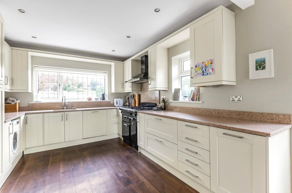 Foxdell Way, Chalfont St. Peter... 4 bed detached house £1,050,000