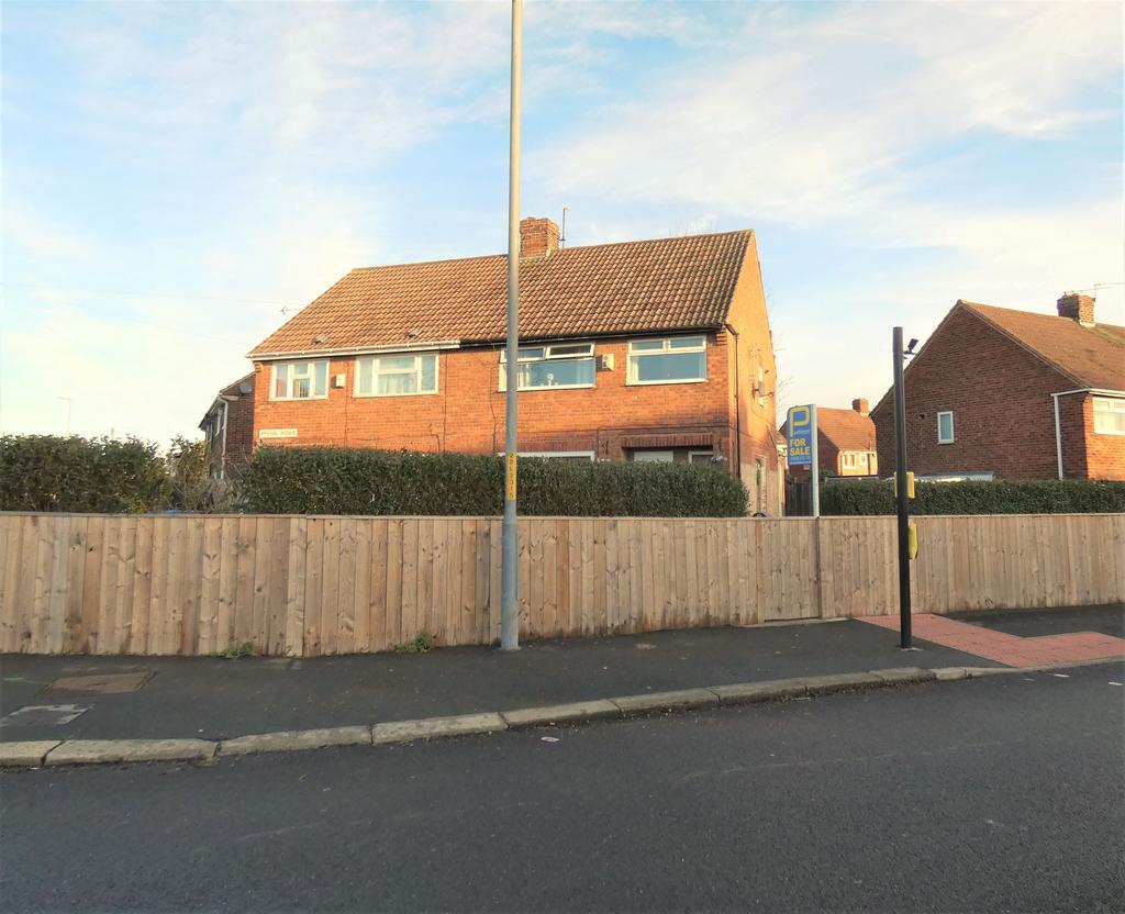 Lanehouse Road, Thornaby... 3 bed semidetached house £120,000