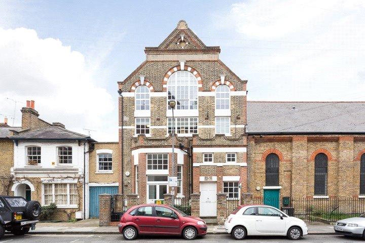 Dalling Road, London, W6 1 bed apartment - £1,700 pcm (£392 pw)