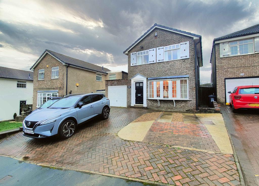 Mayfair Avenue, Sowood HX4 3 bed detached house £295,000