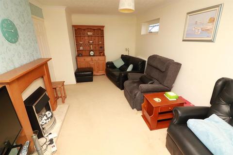 16 The Willows, Yate, Bristol, BS37 5XL