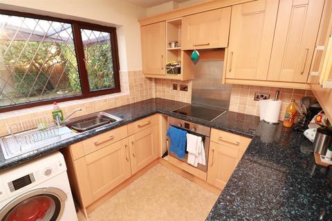 16 The Willows, Yate, Bristol, BS37 5XL