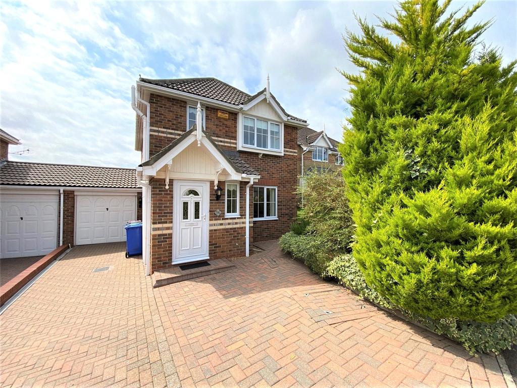 Fairfields, Alnwick, Northumberland, NE66 3 bed detached house £1,000